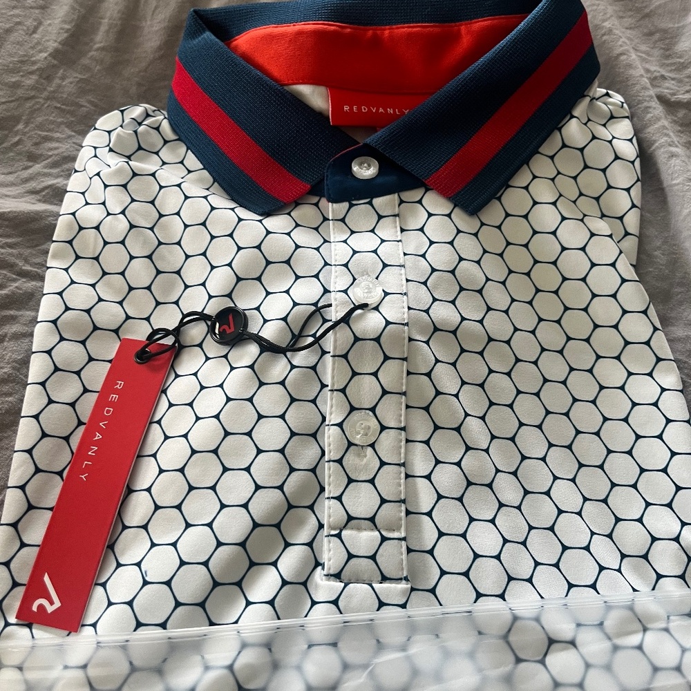 Redvanly new shirt medium